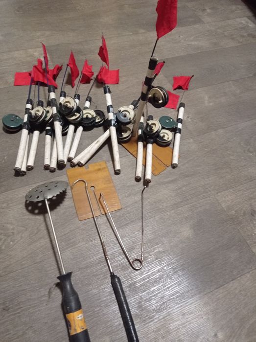 Ящик для риболовлі зимової рибалки жерлиці багор удочки