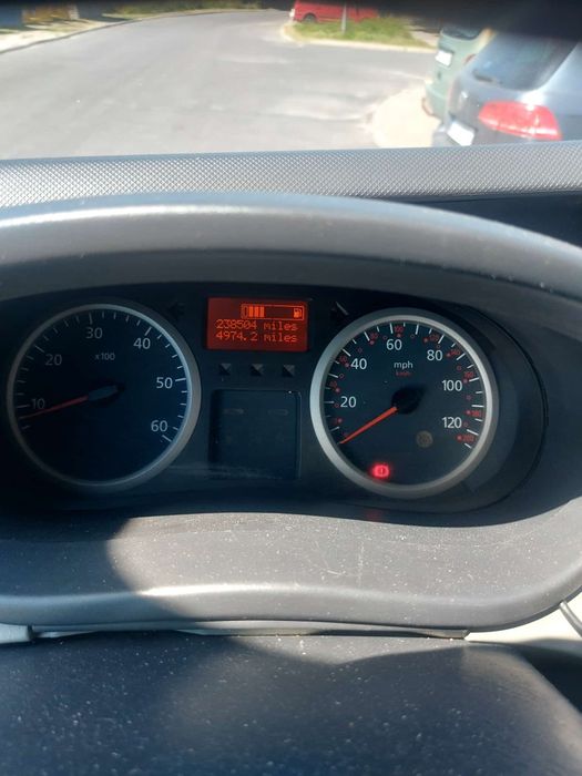 Renault Trafic 2.0 diesel 6 biegów 2013 rok