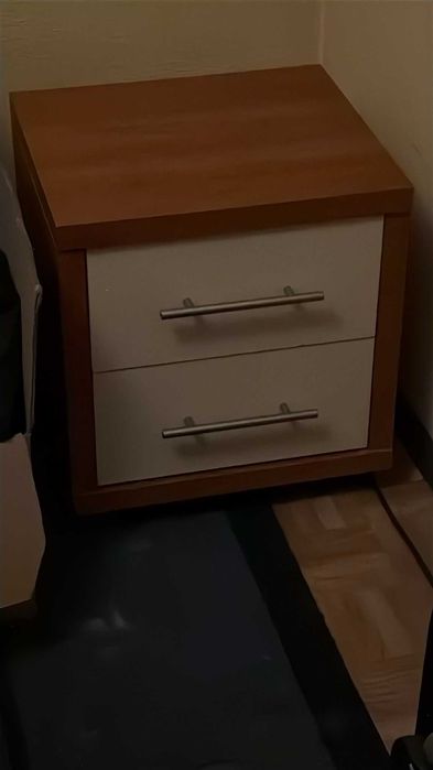 Szafki nocne 2 sztuki + komoda komplet. Łódź Górna Ul. Pabianicka
