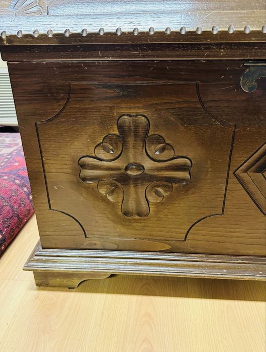 Arca/Baú em madeira carvalho