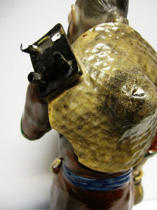 grande, fantástica figura asiática em porcelana policromada -28,5 cm