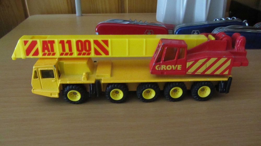 Машинка, автомодель, кран Groove AT 1100 . Matchbox 1992  1:85
