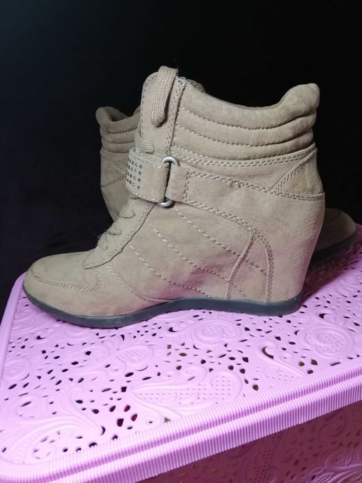 р.39 Снікерси  Graceland чобітки кросівки