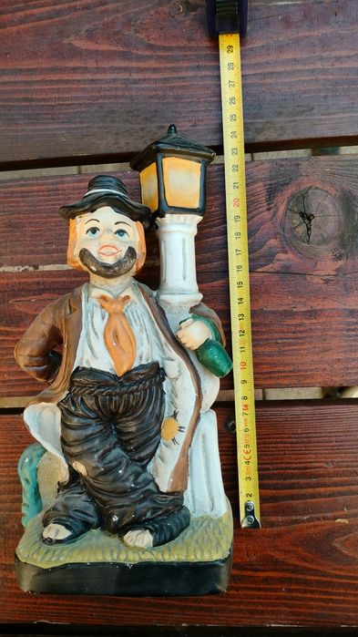 Ceramiczna figurka kloszarda