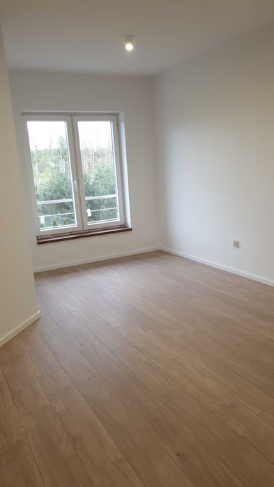 Kompleksowe remonty i wykończenia wnętrz ,  układanie płytek , paneli