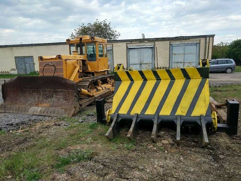 Продам бульдозер Т130 з прямим стартером