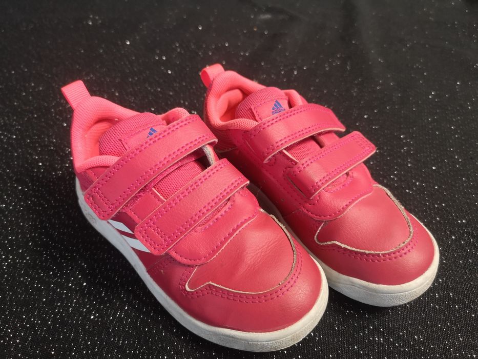 Buty Adidas dla dziecka rozmiar 25,5