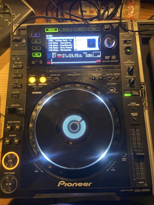 CDJs 2000 com flight cases incluidas (ler descrição)