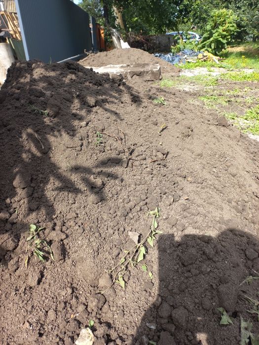 Продам чорнозем в м. Хмельницький самовивоз.