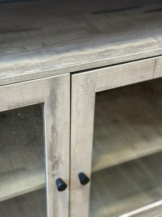 Szafka w kolorze dąb