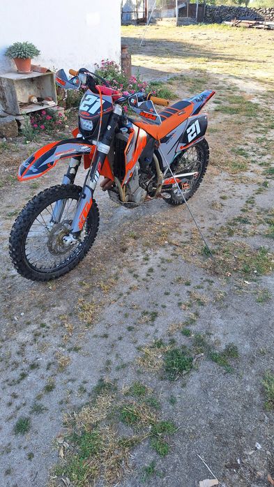 Vendo moto ktm 450 sem matrícula. Aceito propostas decentes