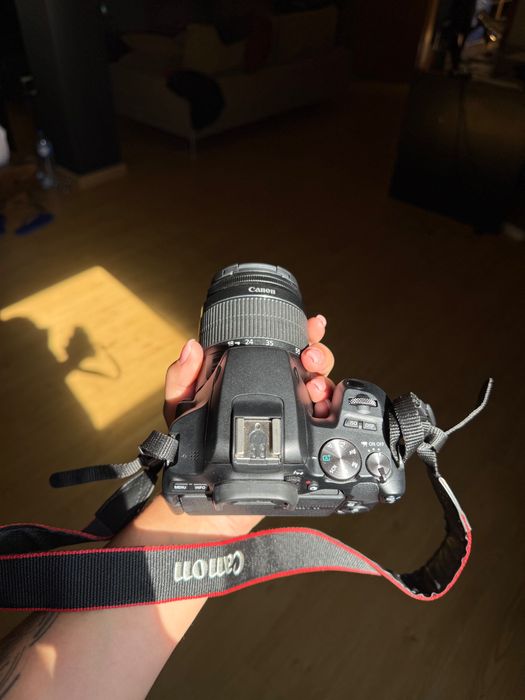 Máquina Canon EOS 250d