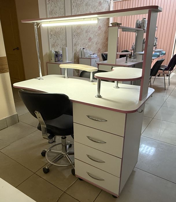 Продам педикюрное кресло, стол для маникюра