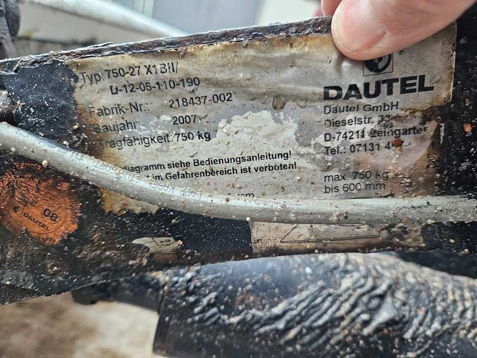 Zabudowa kontener z windą Sprinter