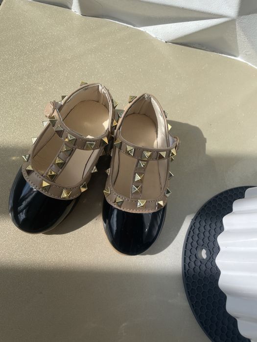 Туфельки в стилі Valentino