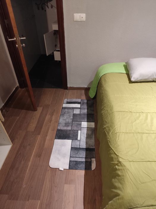 Aluga-se Anexo com WC