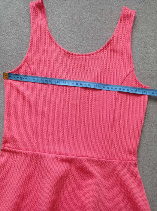 Różowa sukienka H&M 36 S rozkloszowana krótka