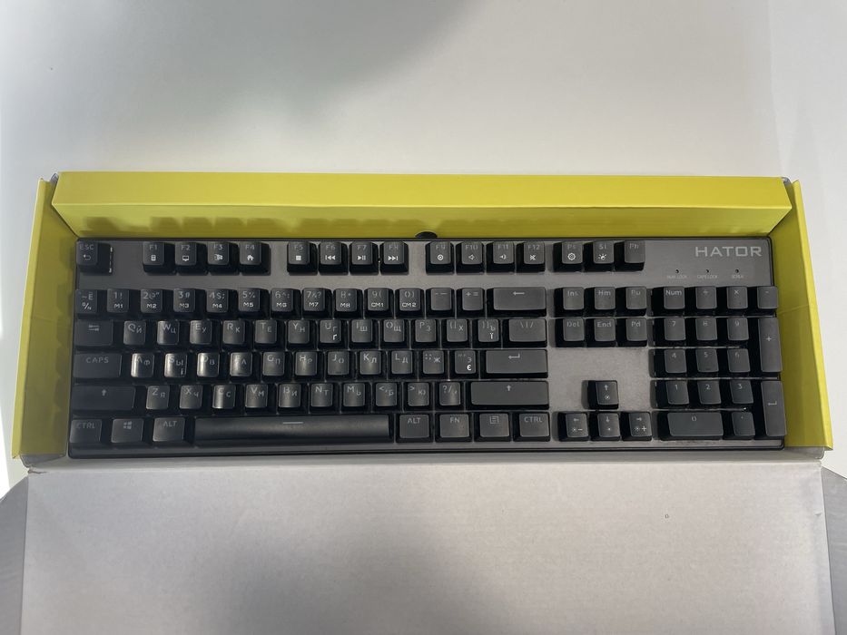 Продам клавіатуру комп'ютерну Б/У Hator Starfall Outemu (HTK-608)