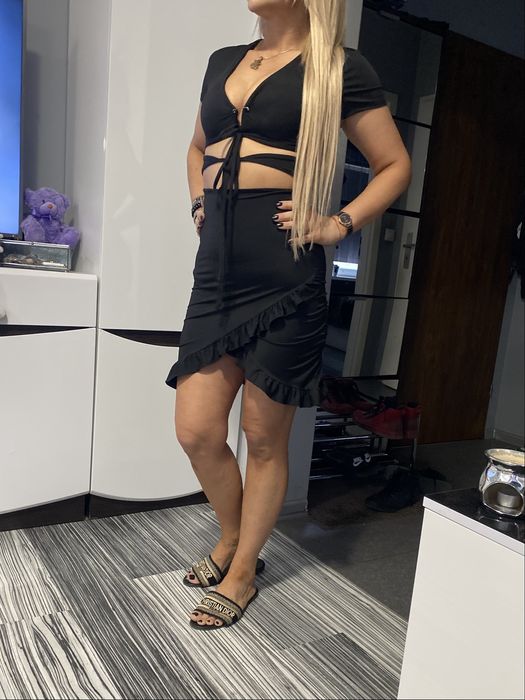 Czarna letnia sukienka falbanki wiązana