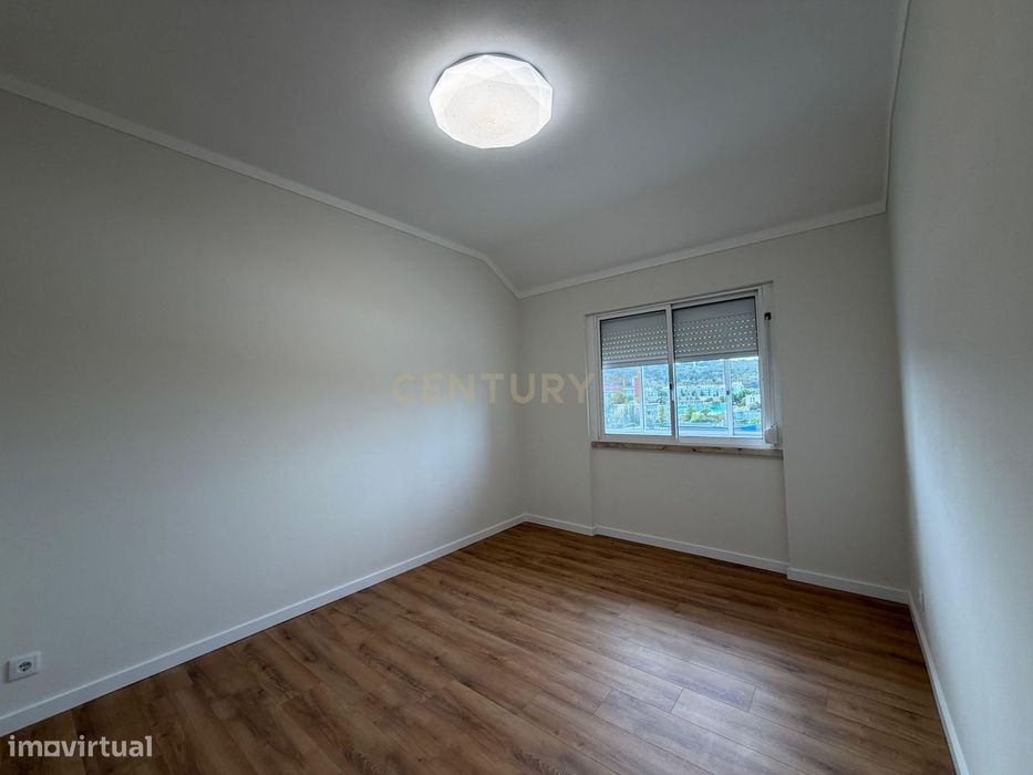 Apartamento T0+1  em Benfica, Lisboa com Vista Panorâmica.