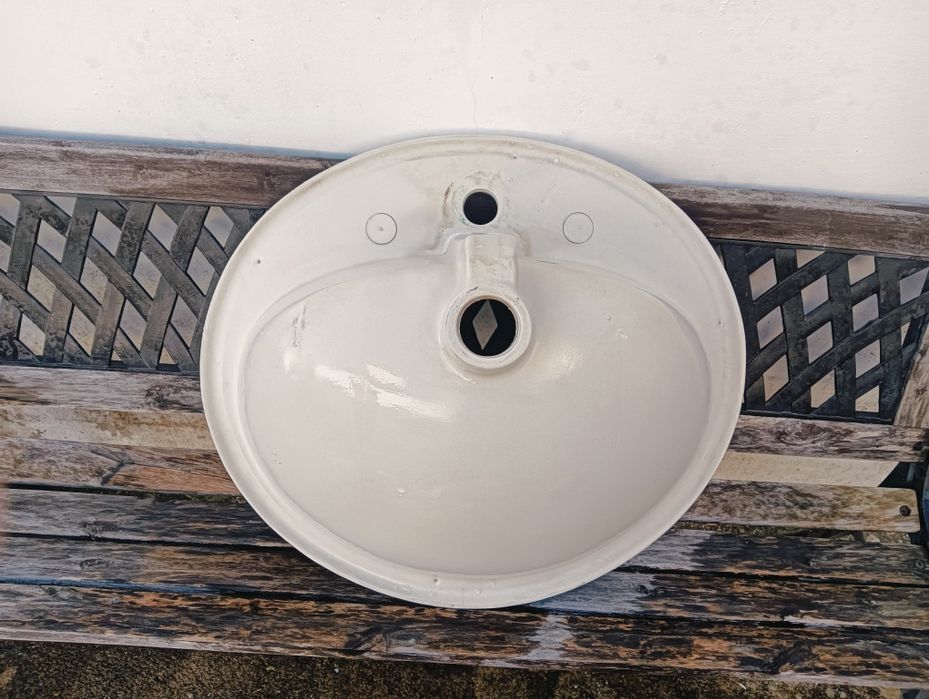 Lavatório usado, como novo