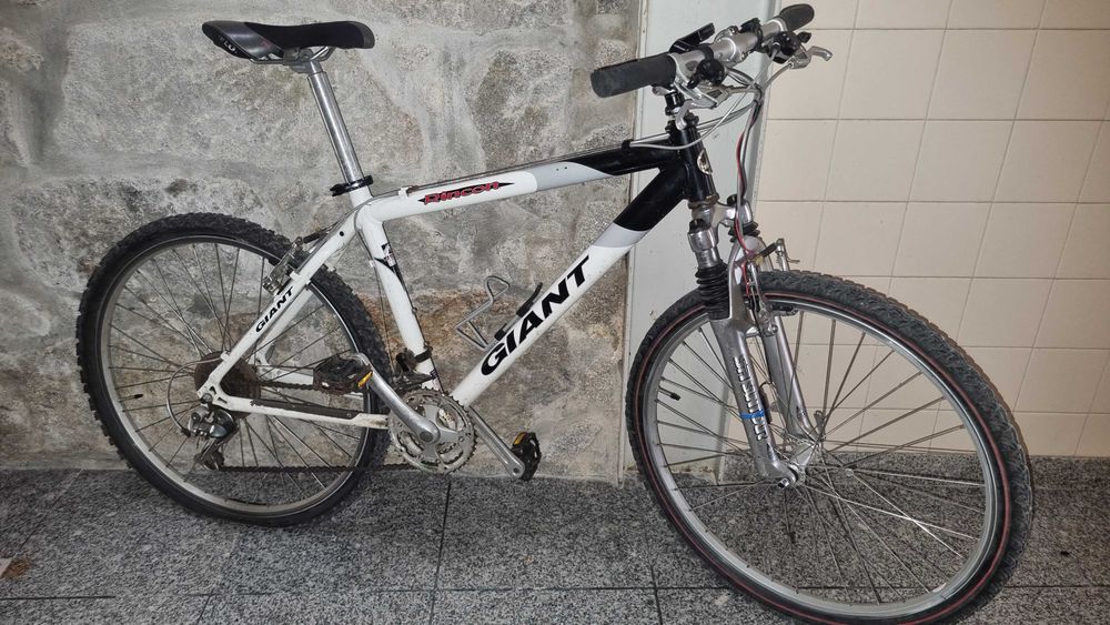 Bicicleta BTT Giant
