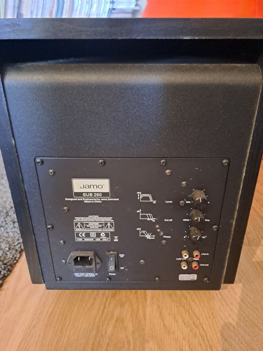 Subwoofer Jamo de Home Cinema