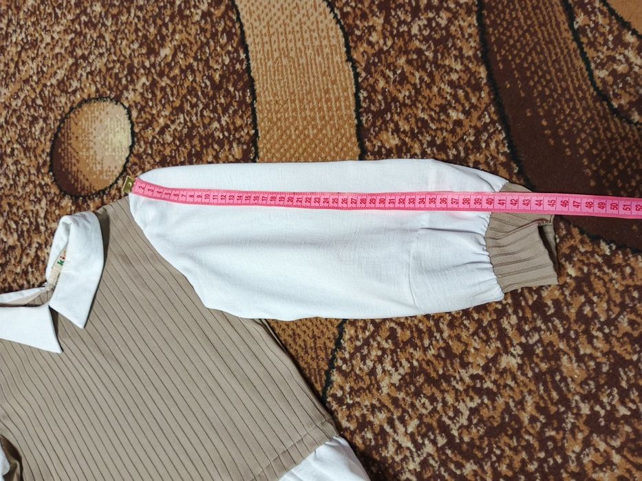 Нарядний, стильний костюм на дівчинку у школу