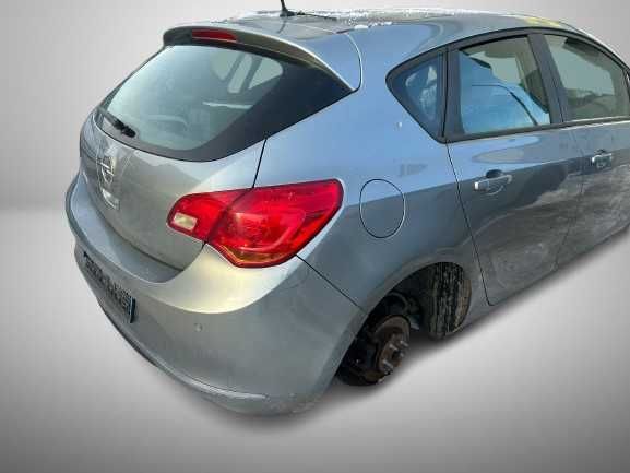 Błotnik prawy tył ćwiartka tył Opel Astra J hatchback lift kolor z179