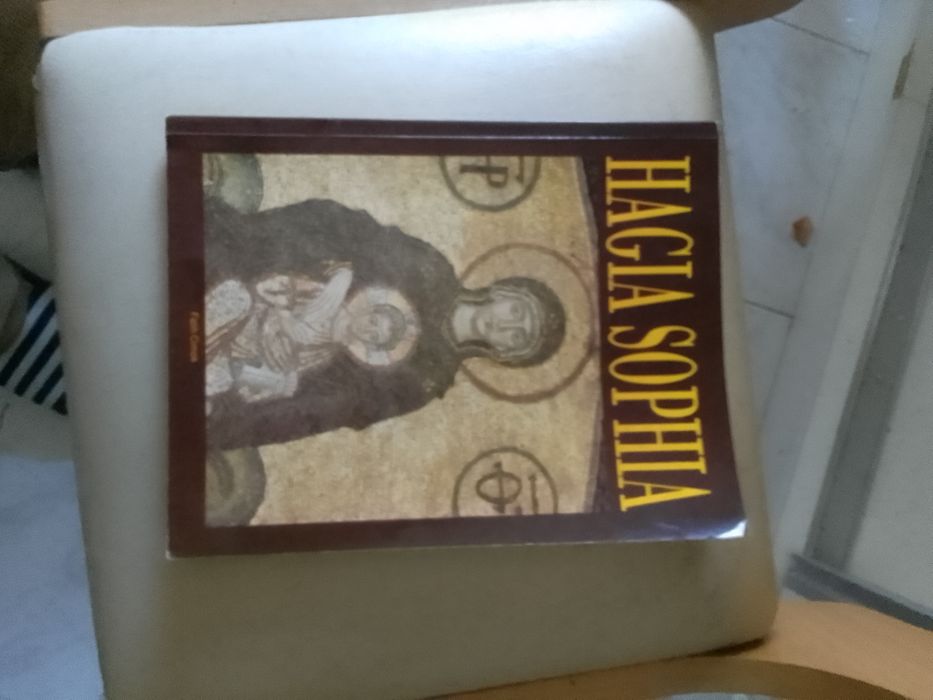 Livro religião/Haguia Sophia  para interessados