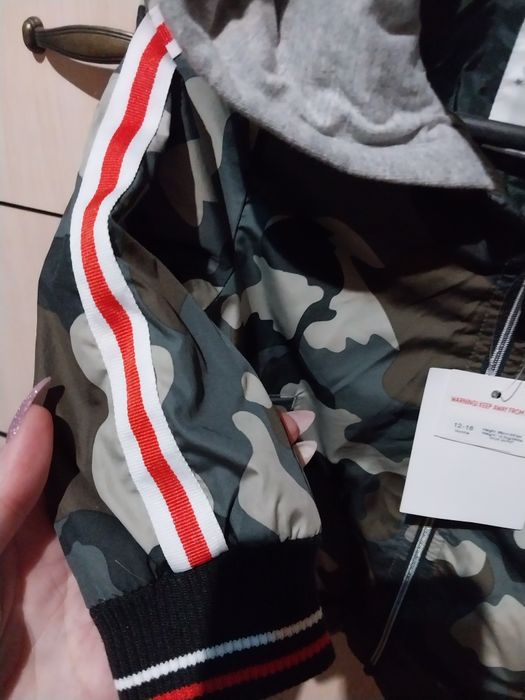 Курточка,ветровка,бомбер