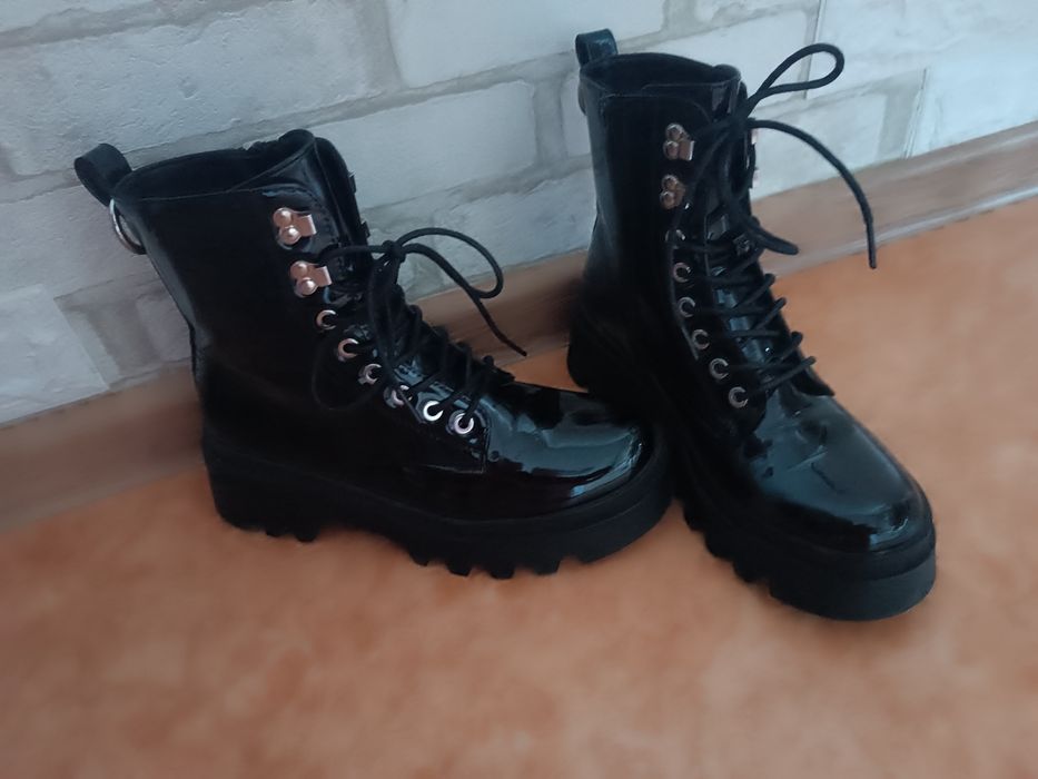 Черевики жіночі лакові