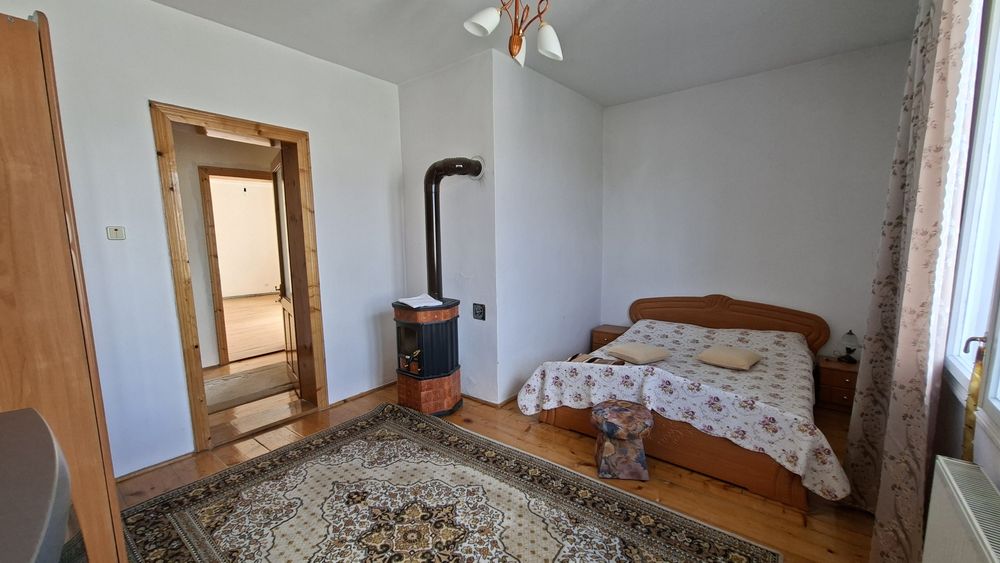 Продаж житлового будинку . Площа  220м².Земельна ділянка 11 сот.Програми. Є-відновлення.  Комунікації.Меблі .Техніка .