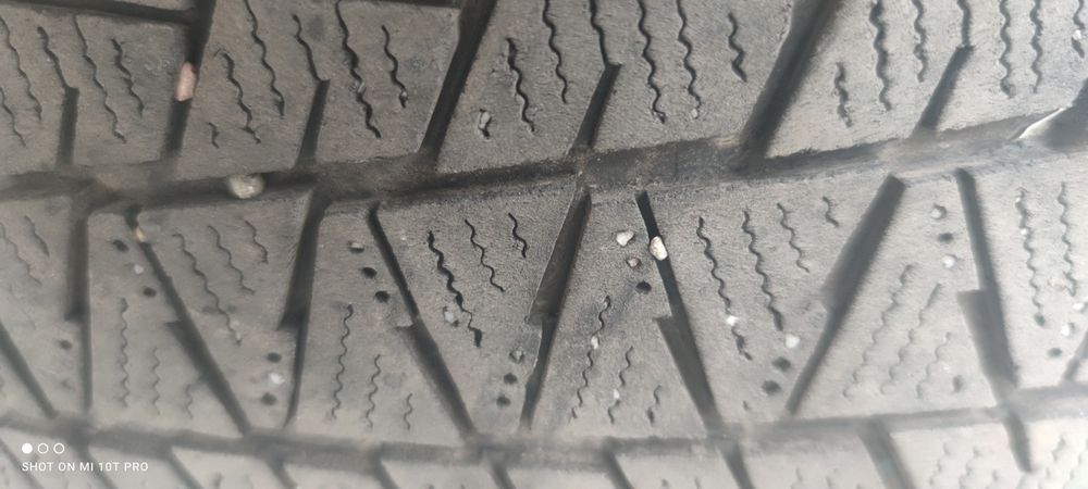 Зимові Bridgestone Blizzak 225/65/17