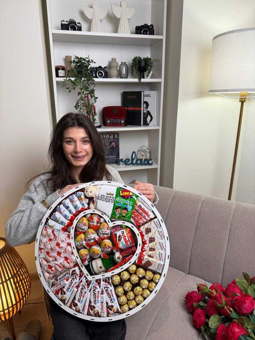 Сладкий подарок любимой на день Валентина. Огромный бокс с сердцем.
