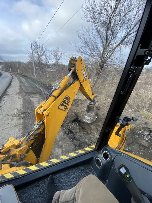 Надаємо послуги екскаватора навантажувача JCB 3CX
