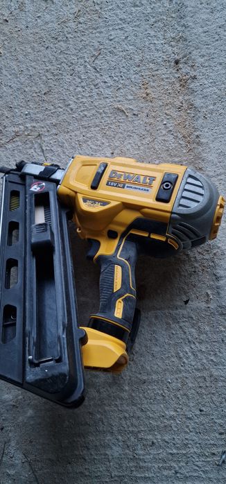 Gwoździarka Dewalt