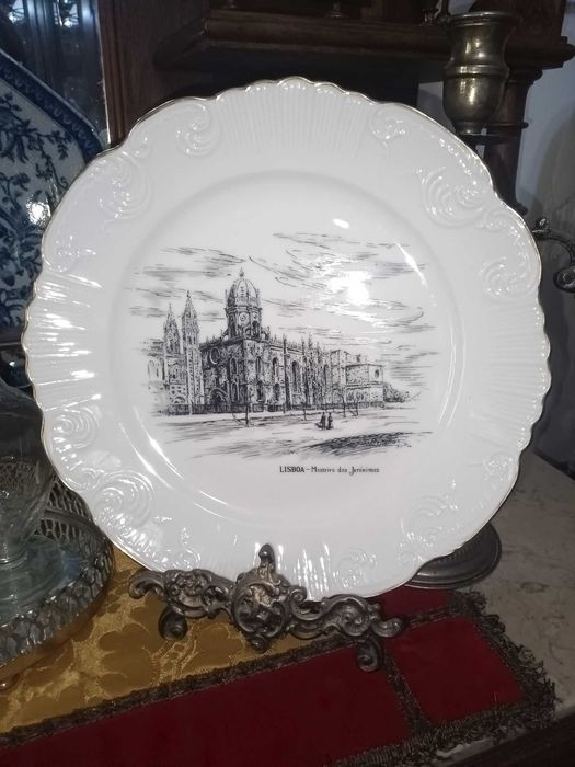 Prato com a gravura do Mosteiro dos Jerónimos - Vista Alegre