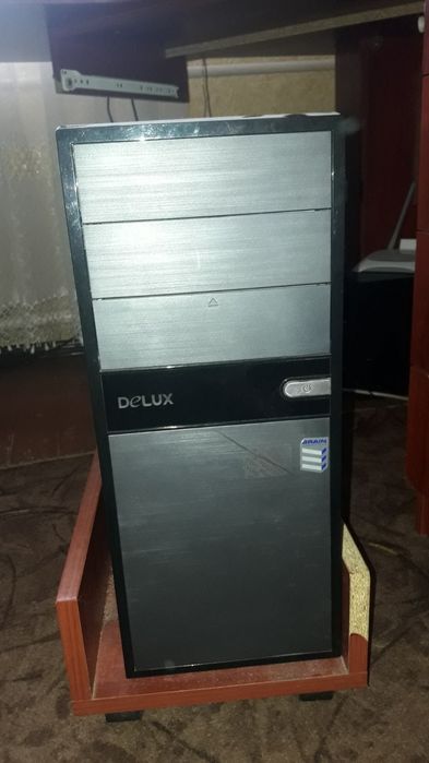 Системный блок с монитором