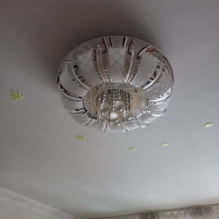 Продам люстру б/у