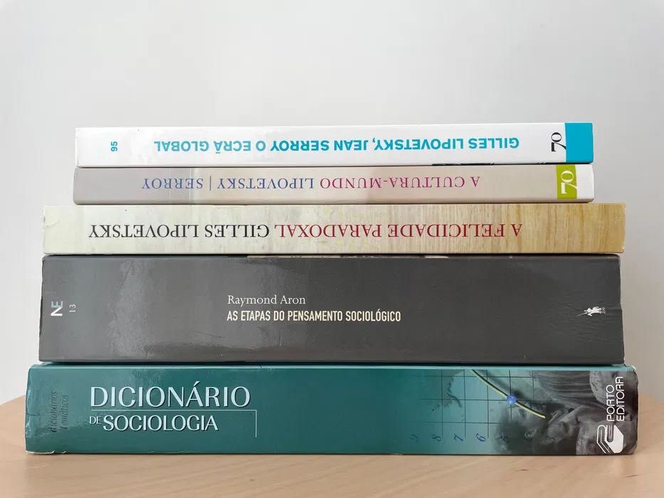 Livros de Ciências Sociais (entre 7€ e 15€)