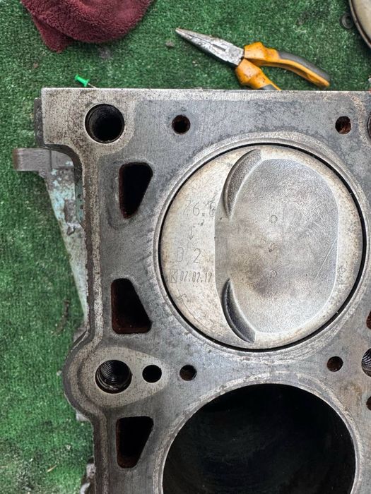 Блок двигуна Ваз 2108 1,3 карб колінвал не стукає взборі