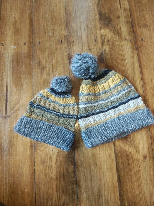 Czapki wełniane, mama i dziecko lub tata i dziecko