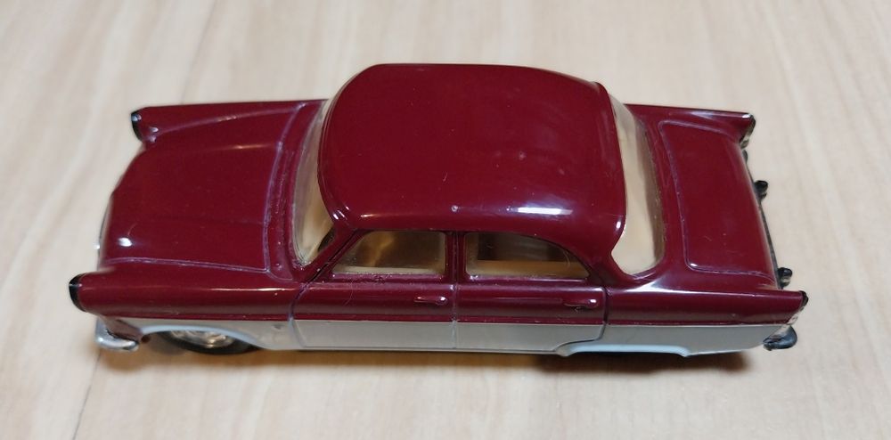 Miniatura Corgi Ford Zodiac esc. 1/43