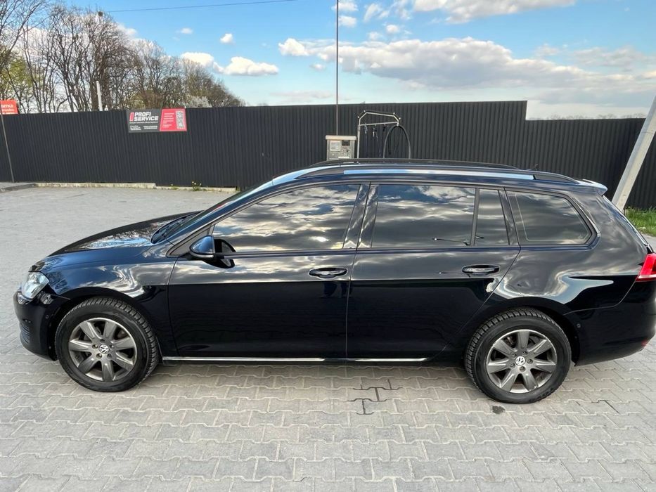 Продаєть Volkswagen Golf універсал