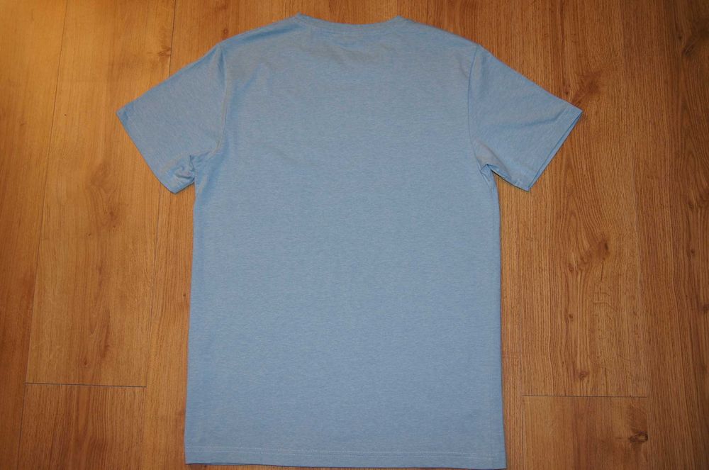 T-shirt Cropp Regular Fit r. M