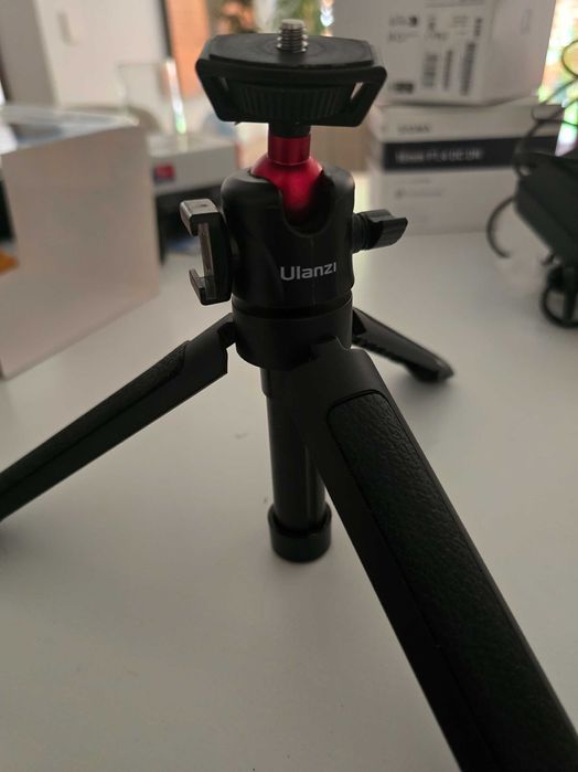 Sony ZV1 + Ulanzi Lens + Cage + Dummy Batery + 3 baterias + Tripé