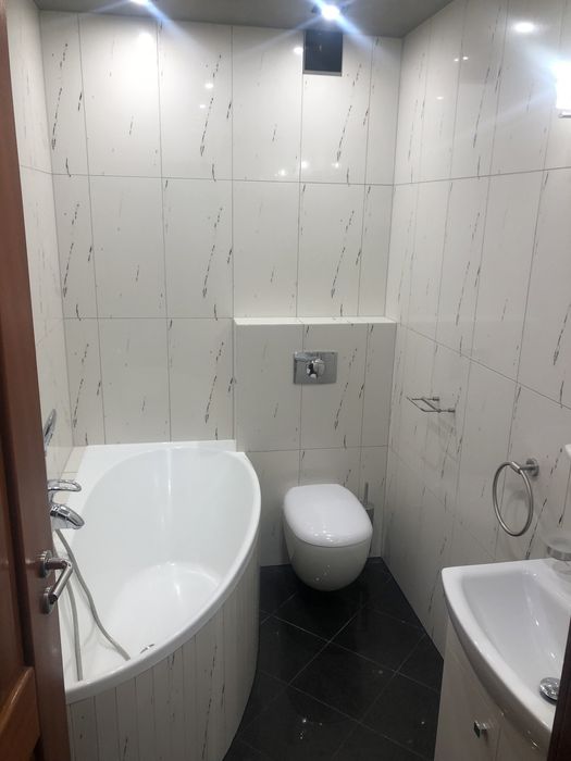 Pokoje pracownicze bardzo blisko fabryki mercedesa.