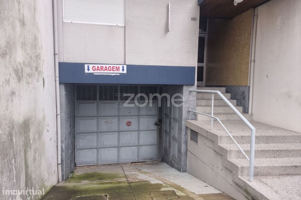 Garagem Rua Pedro Hispano