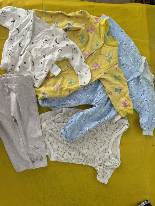 Вещи для новорожденных от 0-6мес по 10грн вещи в роддом